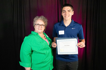 Kathryn Rossow with 2023 recipient Kristina Swanson.