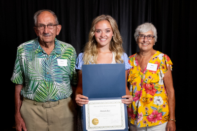Alton and Millie Wendzel with 2022 recipient Hannah Hart.